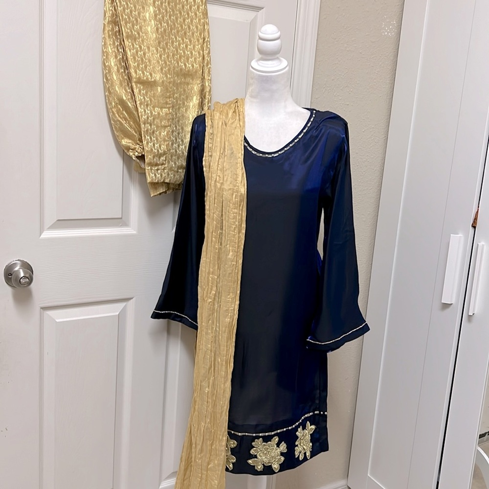 Shalwar Kameez- Elegant Navy Blue Long Sleeve Dress with Gold Accents, Size M